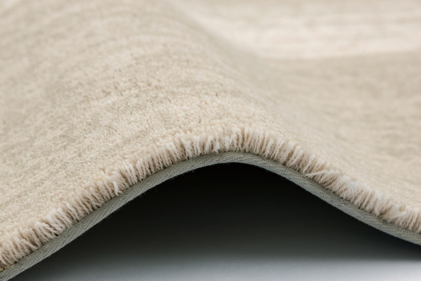 Koberec Agnella Agnus Brush Lines sivý