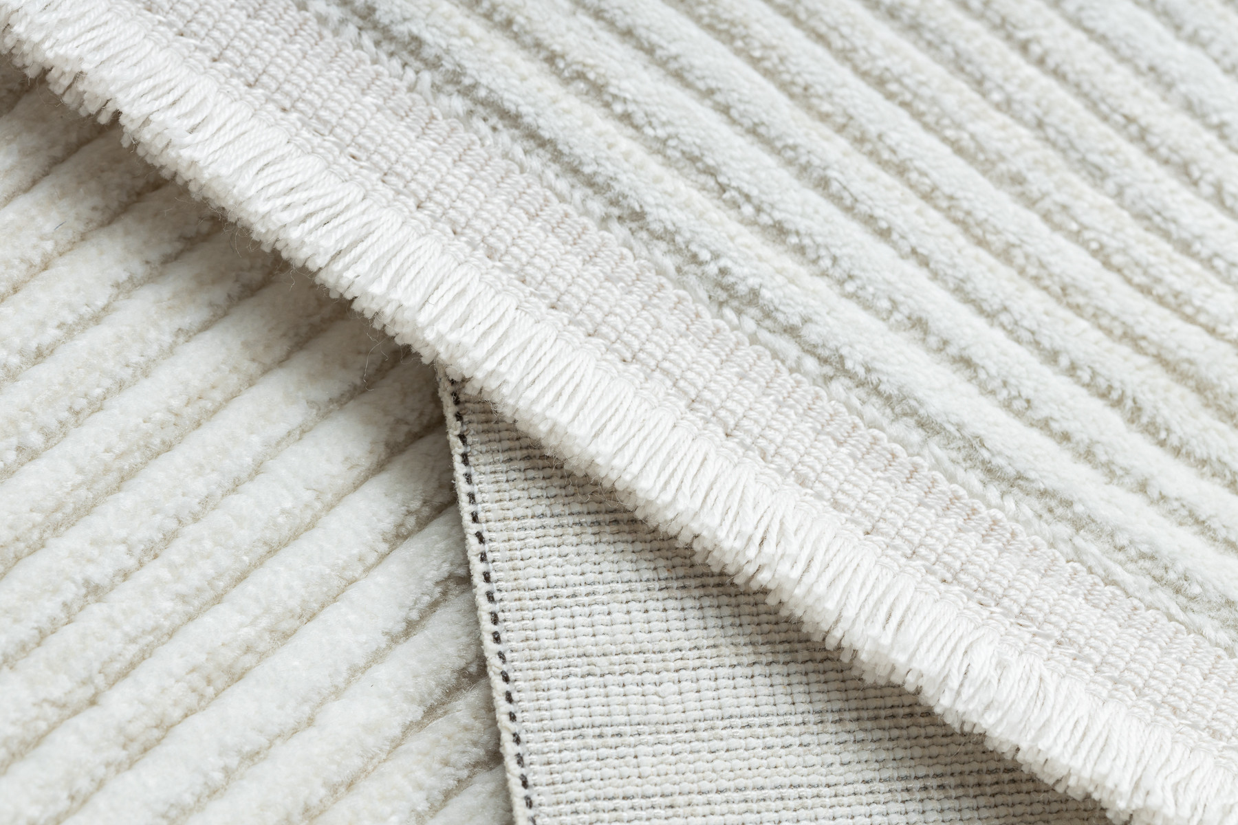 Koberec / behúň DUKE 51376 krémový, pásy / strapce