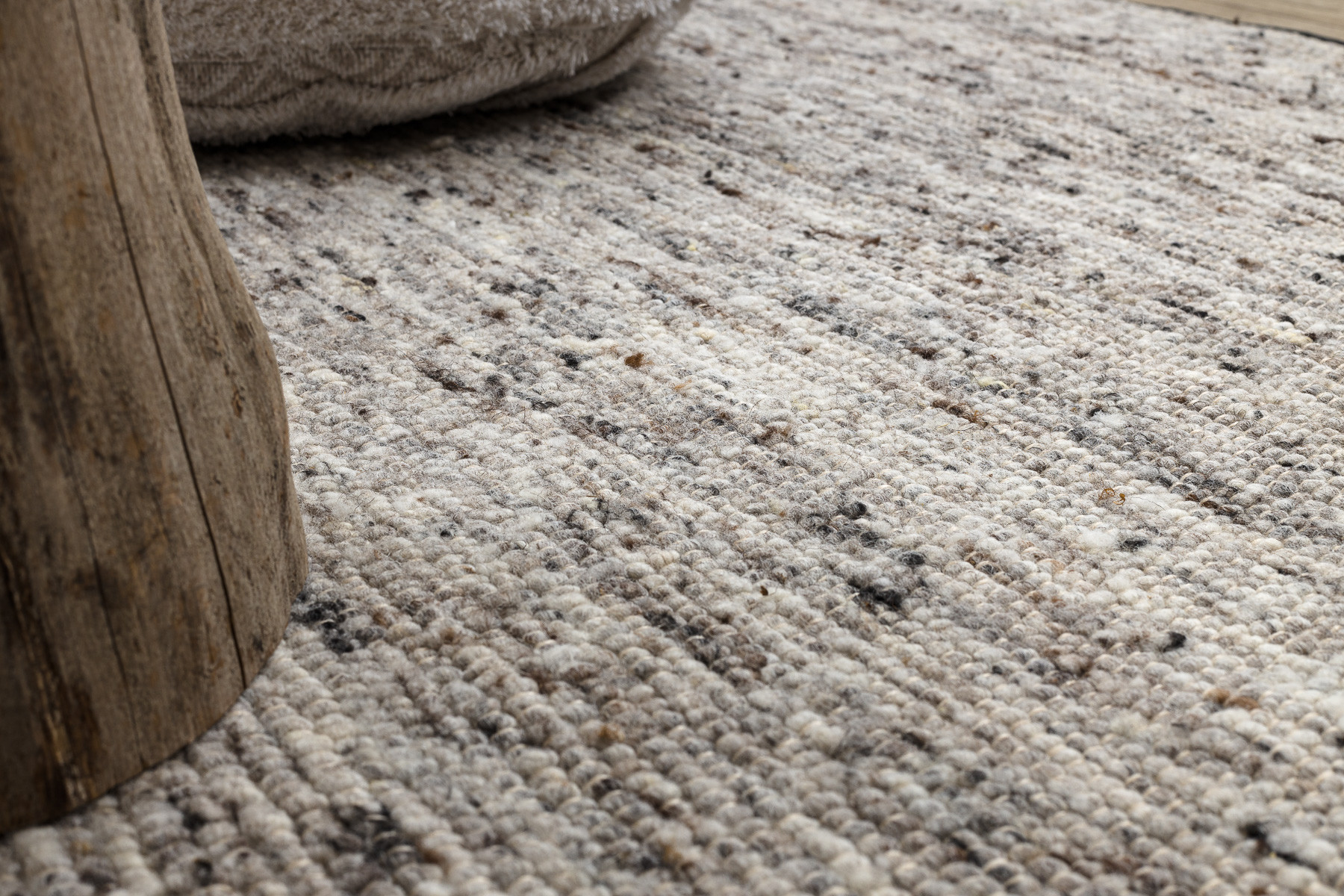 Koberec NEPAL 2100 naturálny / sivý kruh