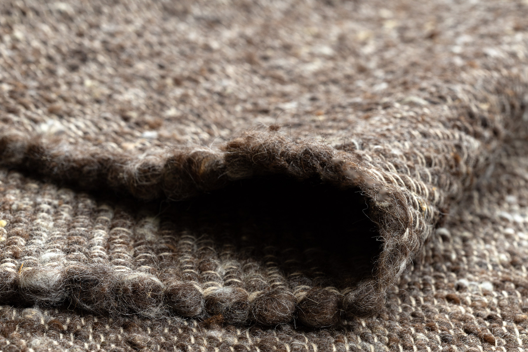 Koberec NEPAL 2100 tabak / hnedý