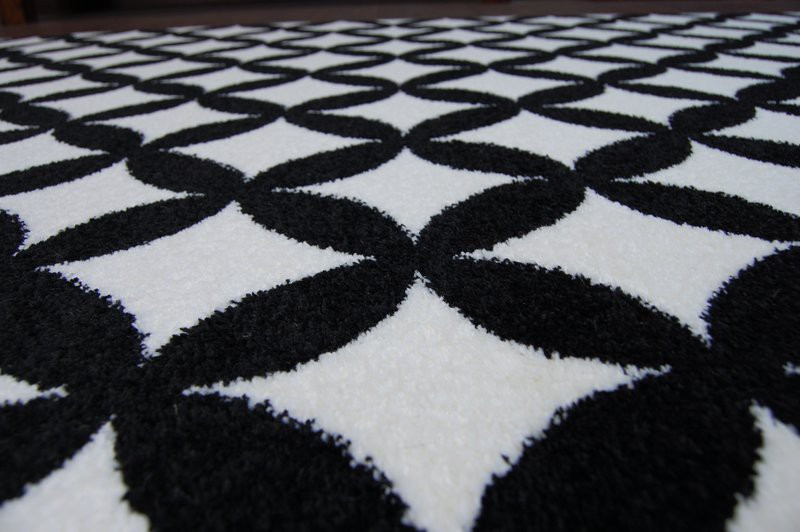 Koberec SKETCH - F757 krémový/čierny