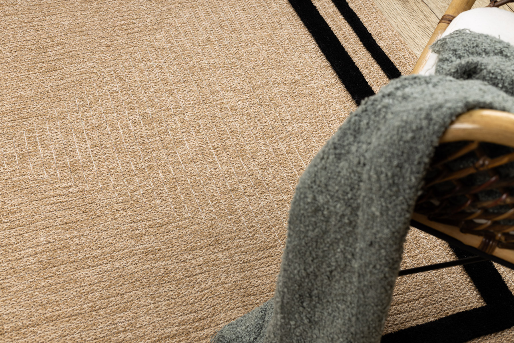 Koberec SPARK 0687 rám, béžový / čierny