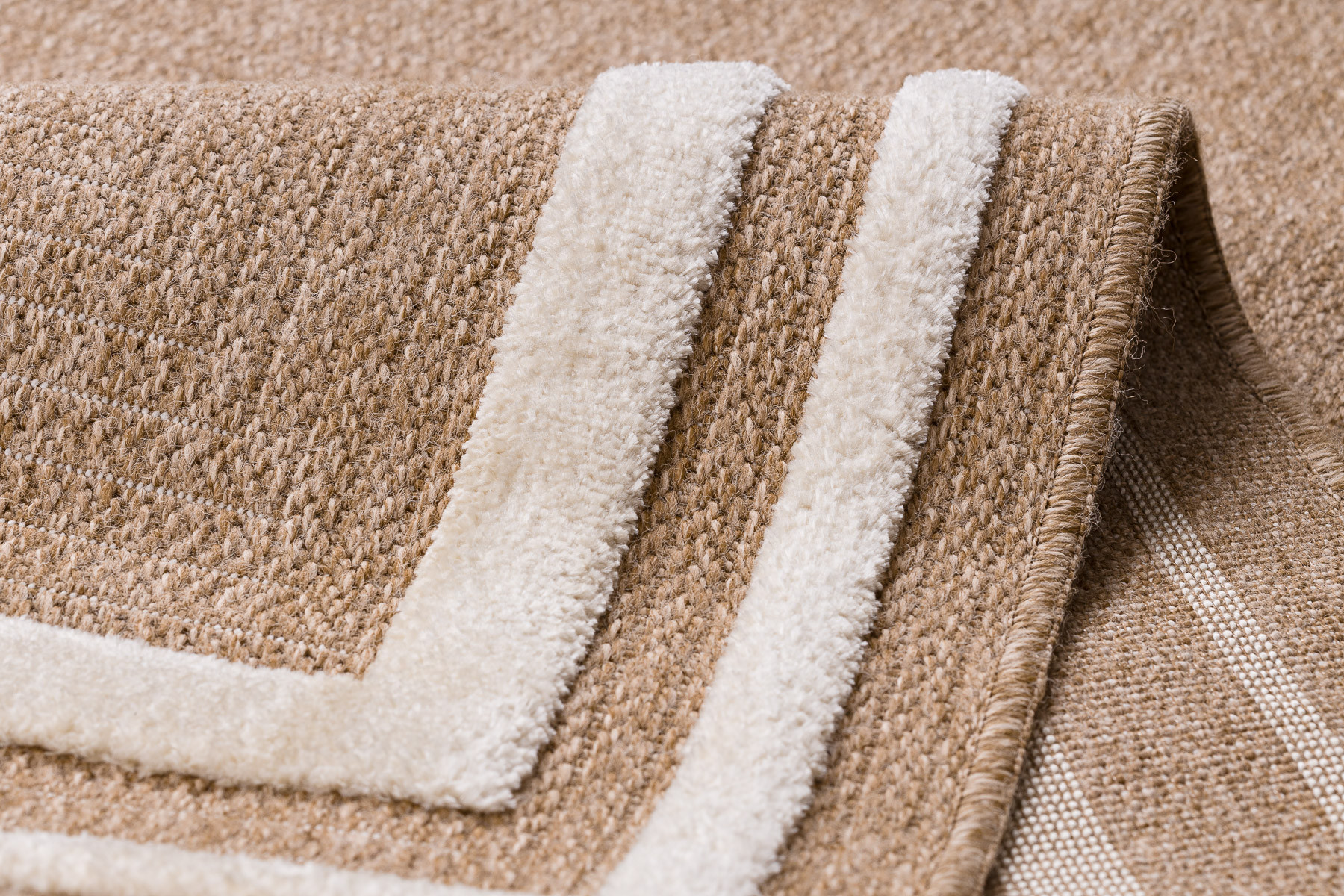 Koberec SPARK 0687A rám, béžový / krémový