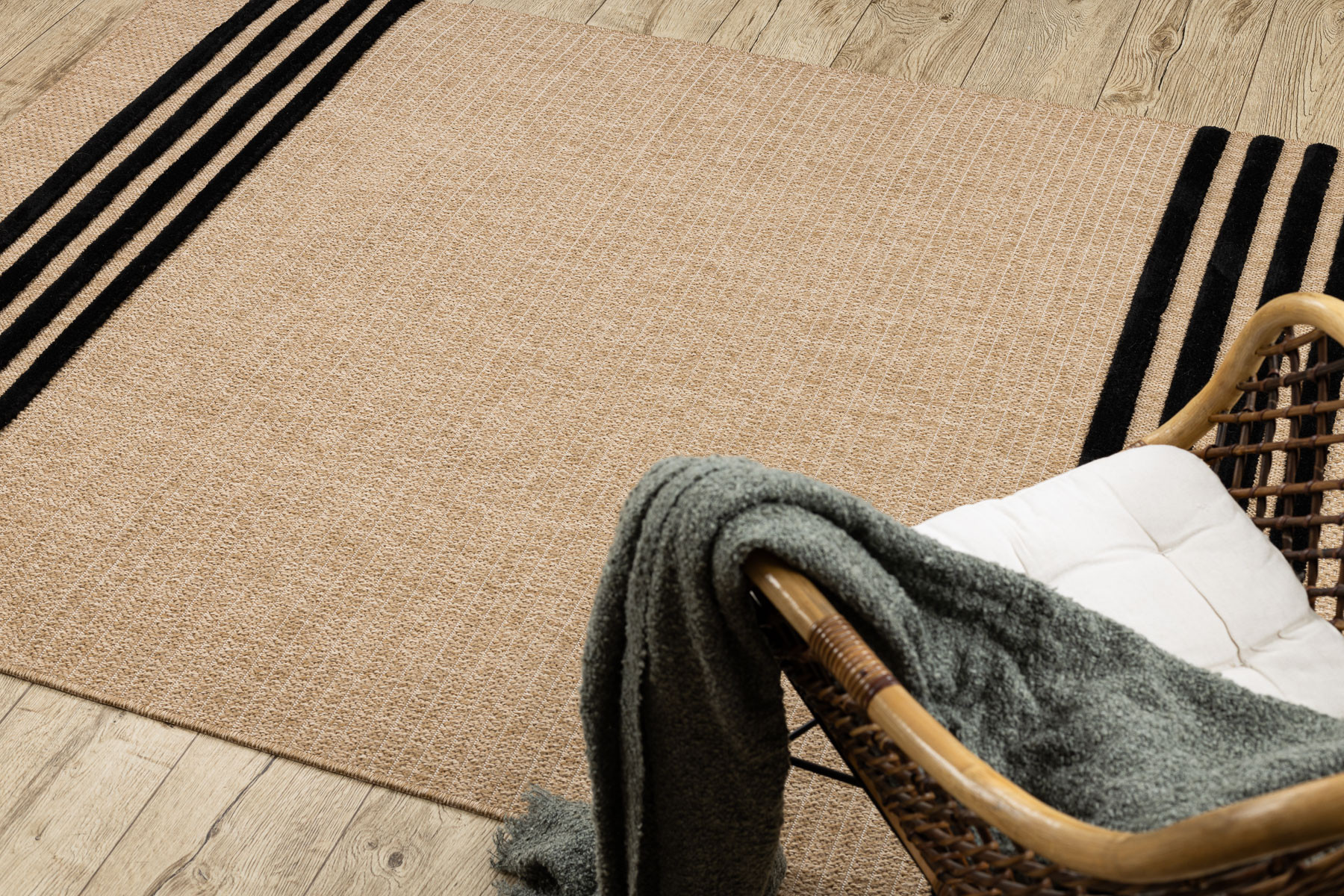 Koberec SPARK 0689 béžový, čierny