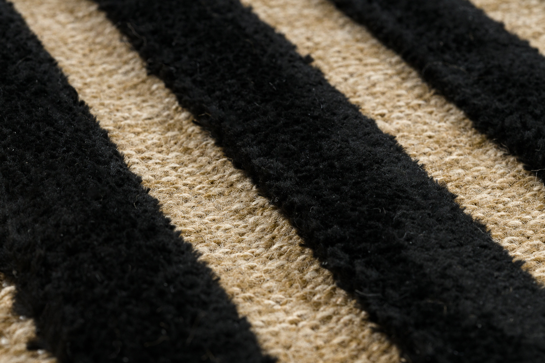 Koberec SPARK 0689 béžový, čierny