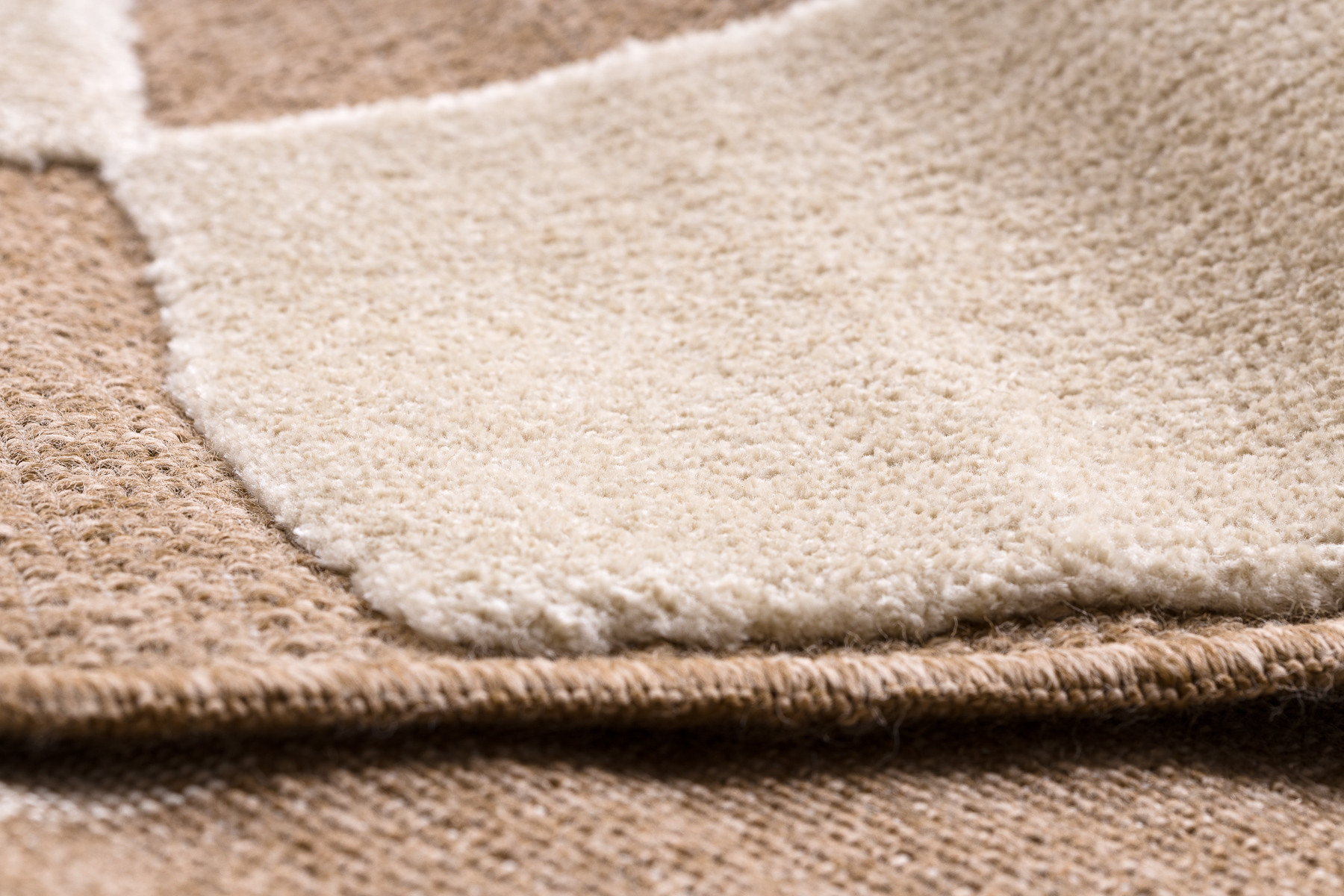 Koberec SPARK 0710A geometrický, béžový / krémový