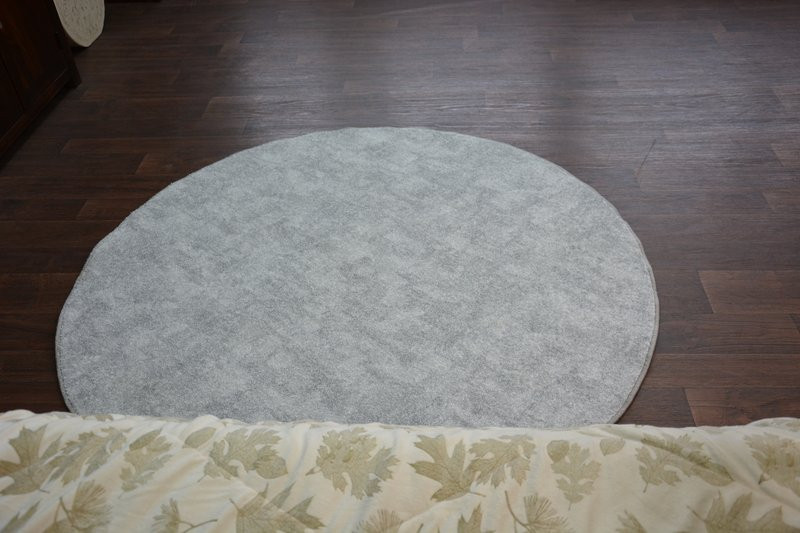 Koberec POZZOLANA strieborný kruh