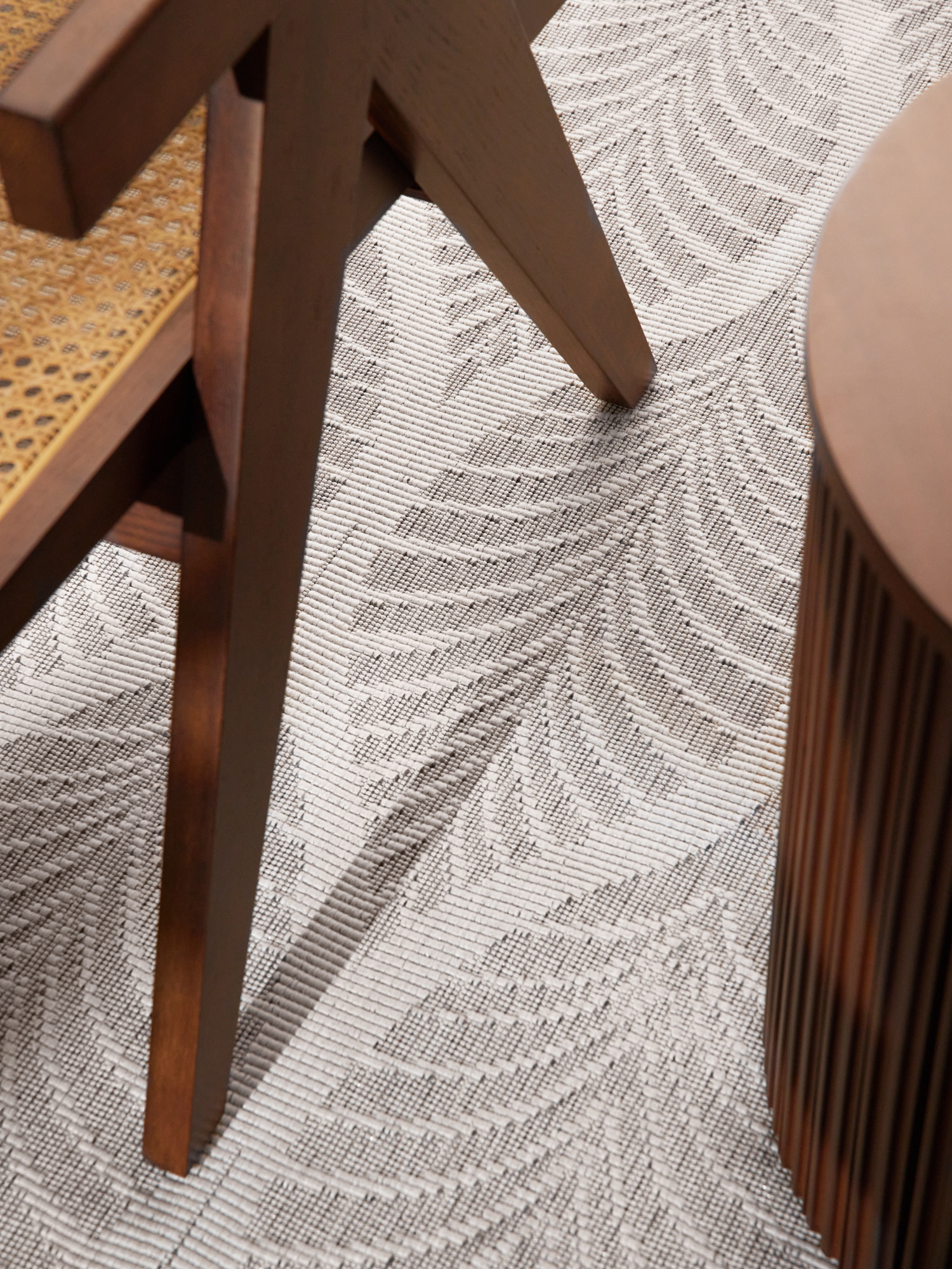 Obojstranný koberec Hanse Home Duet Liora biely / sivý kruh