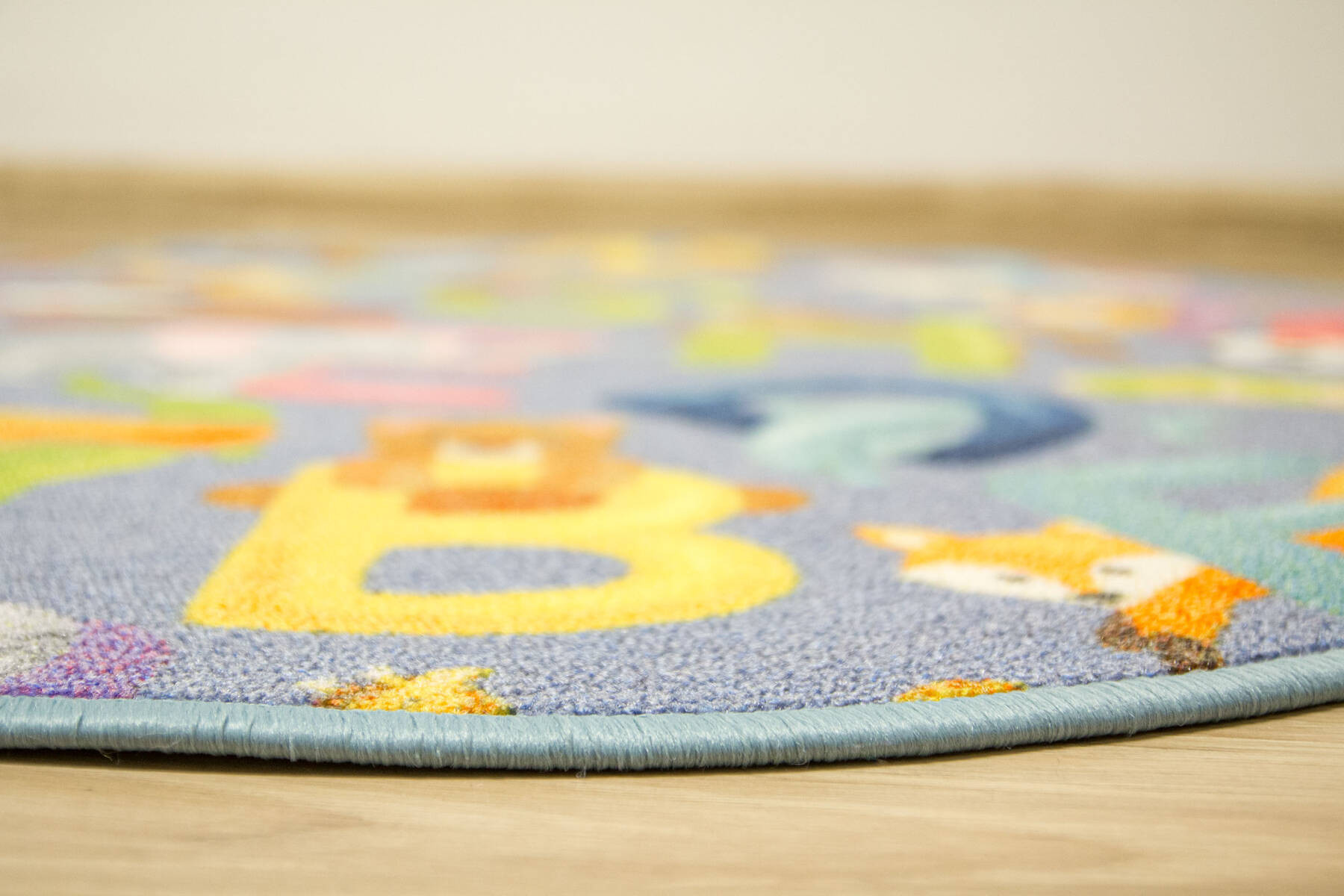 Detský koberec Alfabet 19 sivý kruh