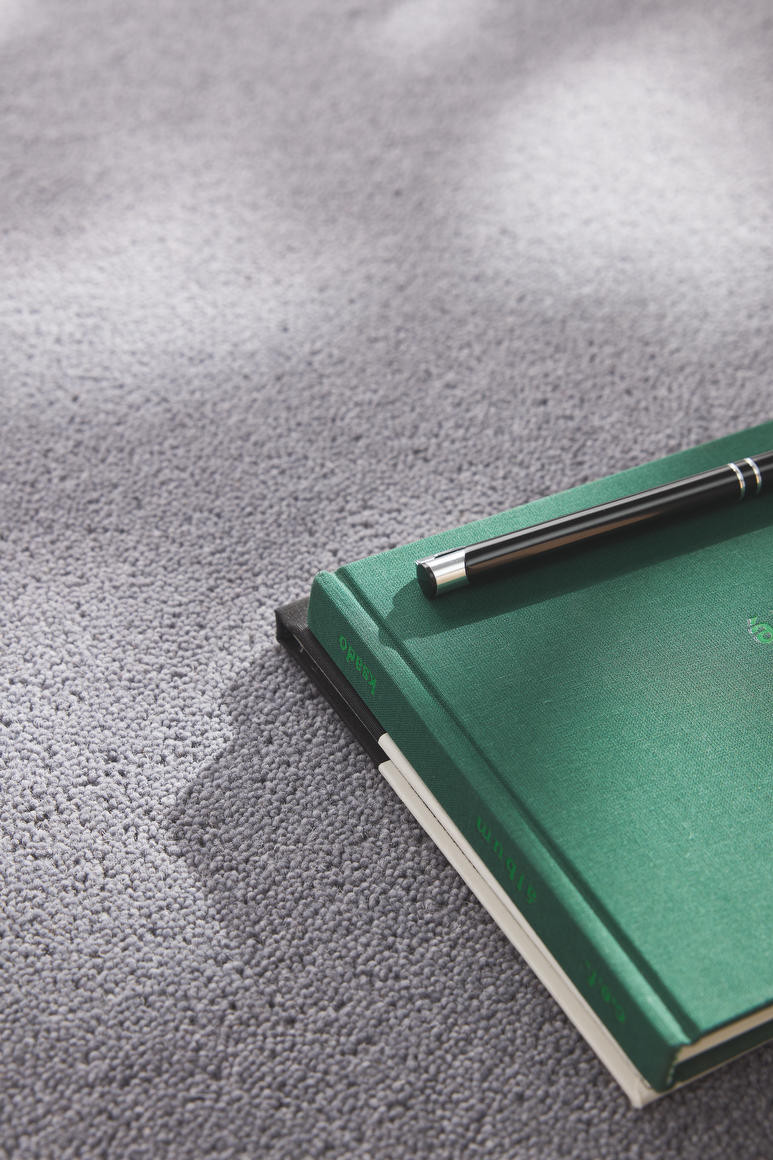 Metrážny koberec Agnella Bell Twist 26082 Flint