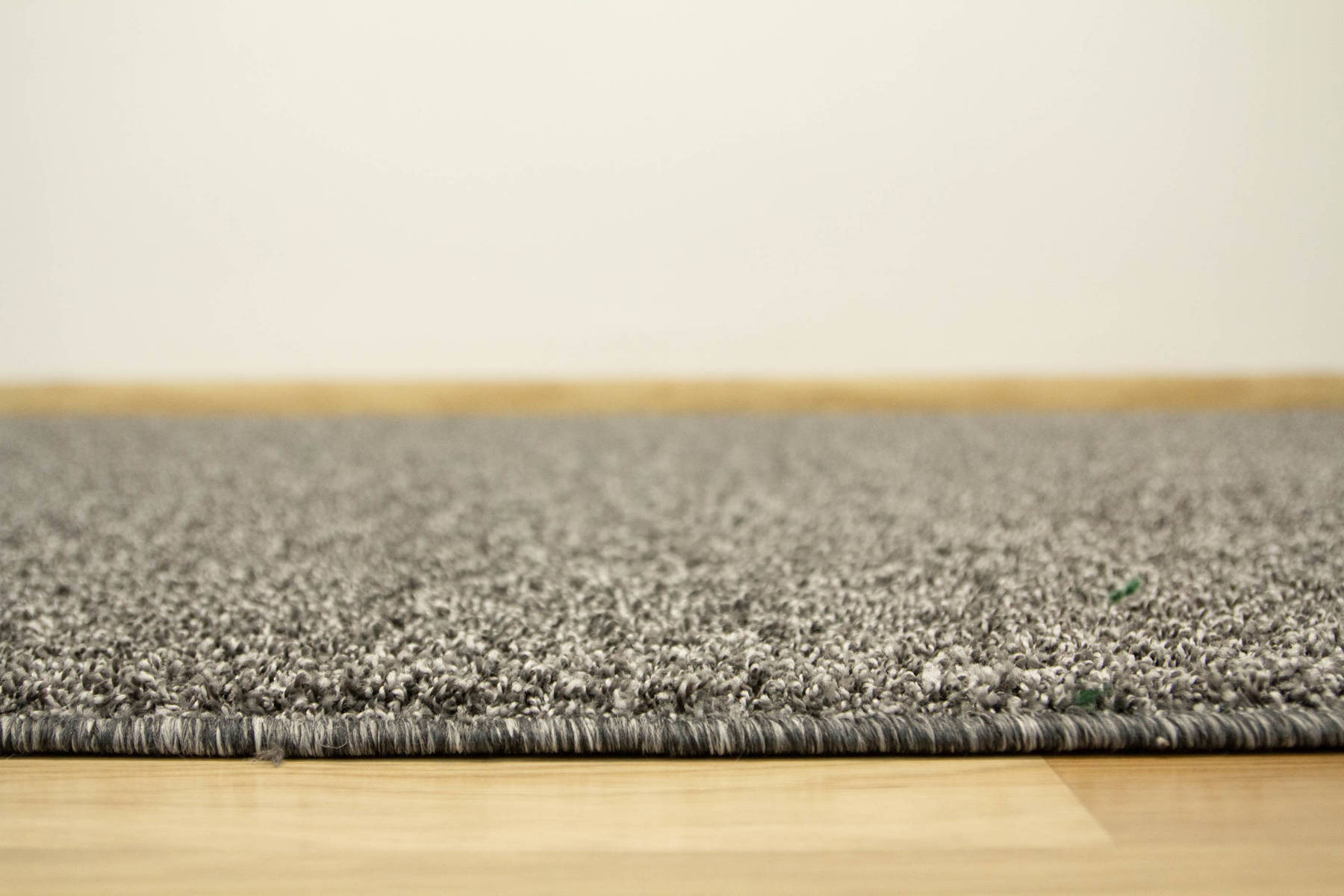 Metrážny koberec Sphinx-special 76 grafitový / sivý