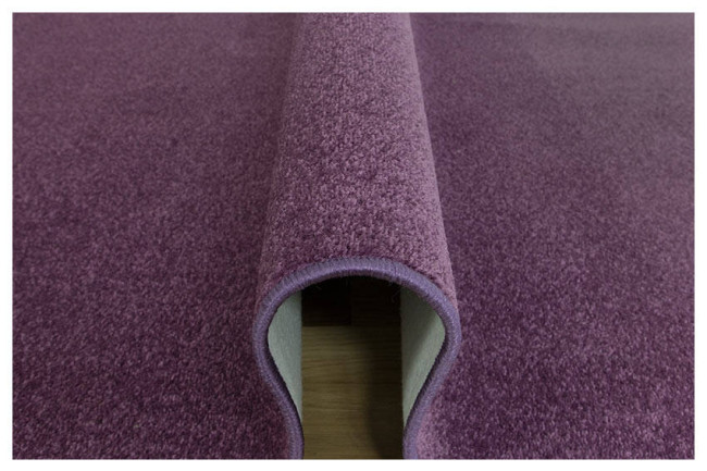 Metrážny koberec Dynasty 45 fialová