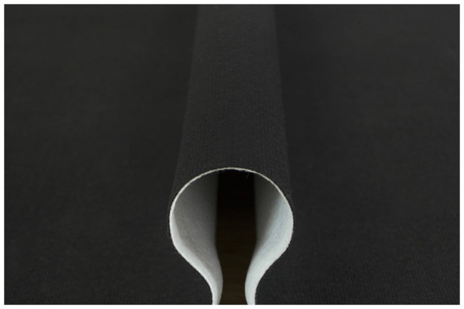 Metrážny koberec Star s filcom 77 čierny