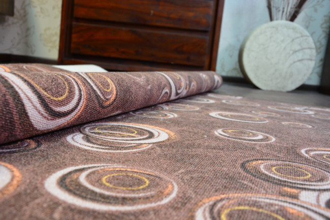 Metrážny koberec DROPS hnedý