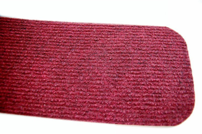 Metrážny koberec MALTA 702, ochranný, podkladový - bordový