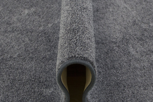 Metrážny koberec Princess 80 antracitový