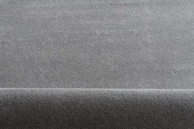 Metrážny koberec STAR strieborný