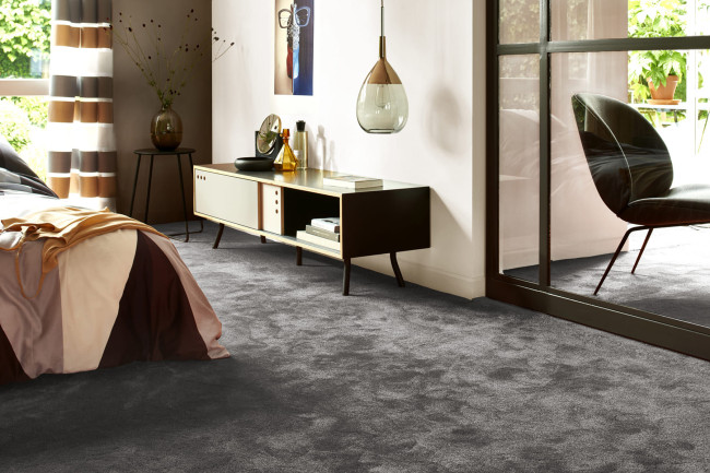 Metrážny koberec YARA sivý