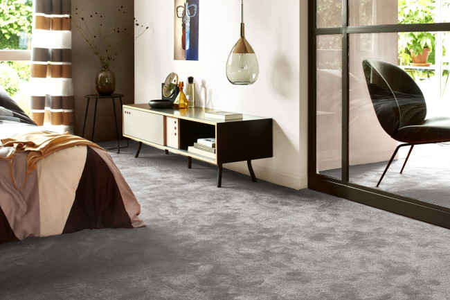 Metrážny koberec YARA sivý