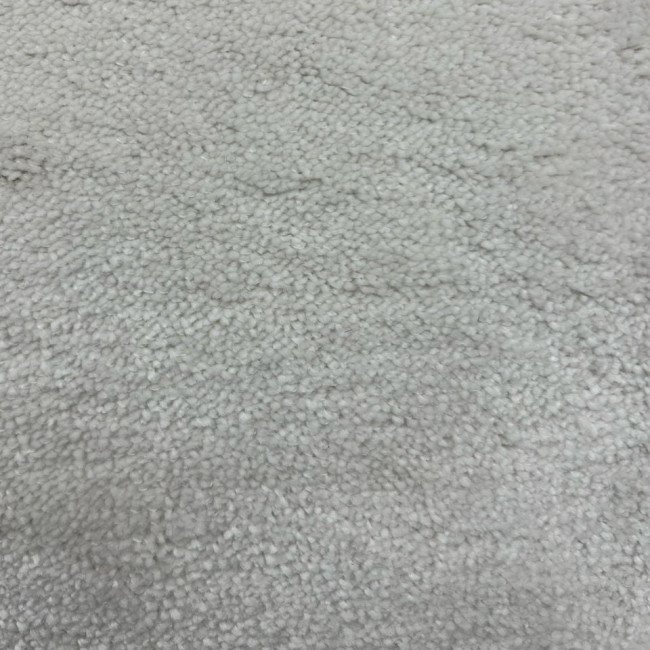 Metrážny koberec PLUSHY biely