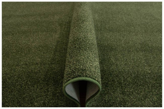 Metrážny koberec Liberty New 40 zelený / čierny