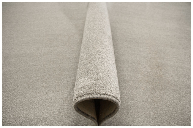 Metrážny koberec Monarch 75 sivý