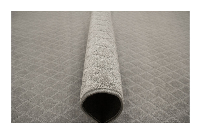 Metrážny koberec Caro 602 kosoštvorce, sivý