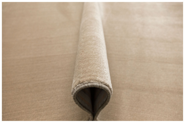 Metrážny koberec Violin 62 lesklý, béžový